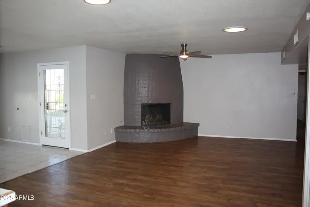 $2,300 | 15420 North 58th Avenue, Glendale, AZ 85306