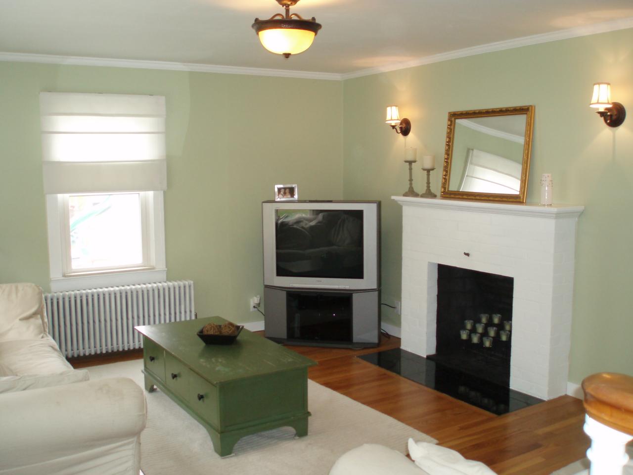 32 Woodlawn Avenue North Adams, MA 01247 - Photo 7 of 15 Living Room