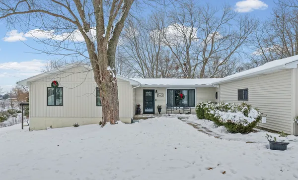 $269,900 | 140 Choctaw Trail, Loda, IL 60948