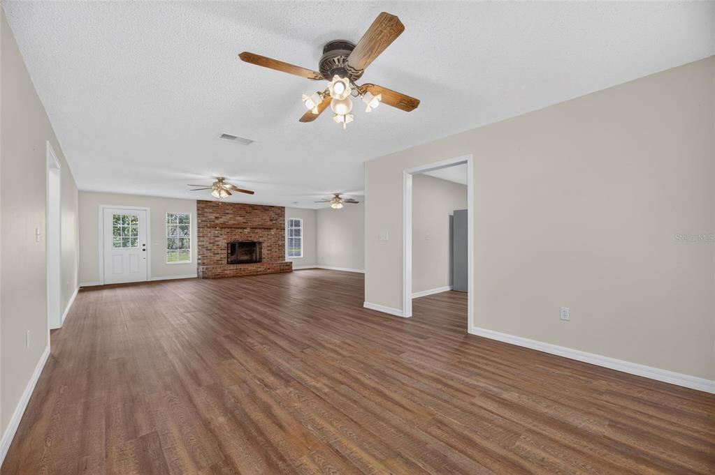 615 Thompson Road Lithia, FL 33547 - Photo 10 of 55