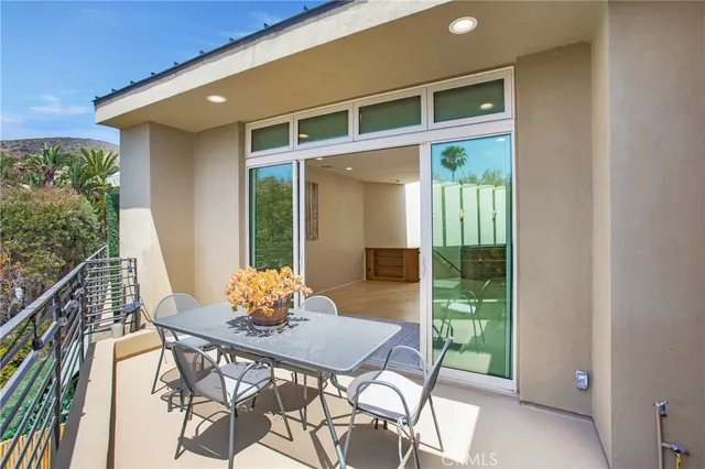 $1,764,000 | 1565 North Coast Highway, Unit 5, Laguna Beach, CA 92651