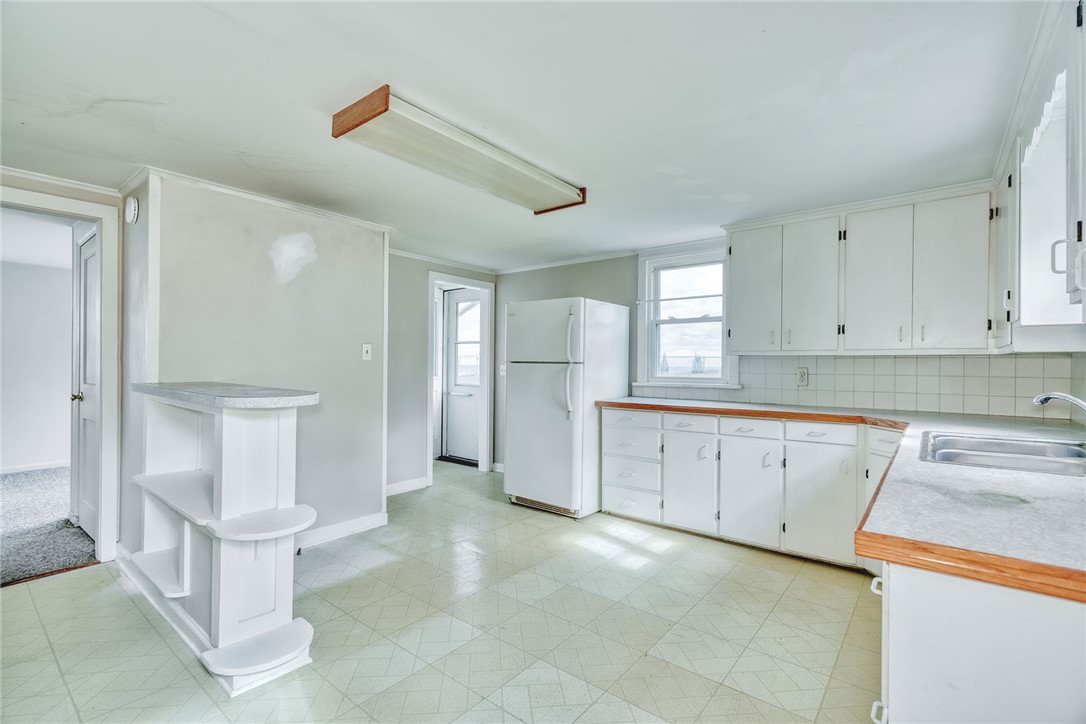 904 Lake Road, Unit 900902 Webster, NY 14580 - Photo 30 of 50 #904-WATERFRONT CAPE KITCHEN