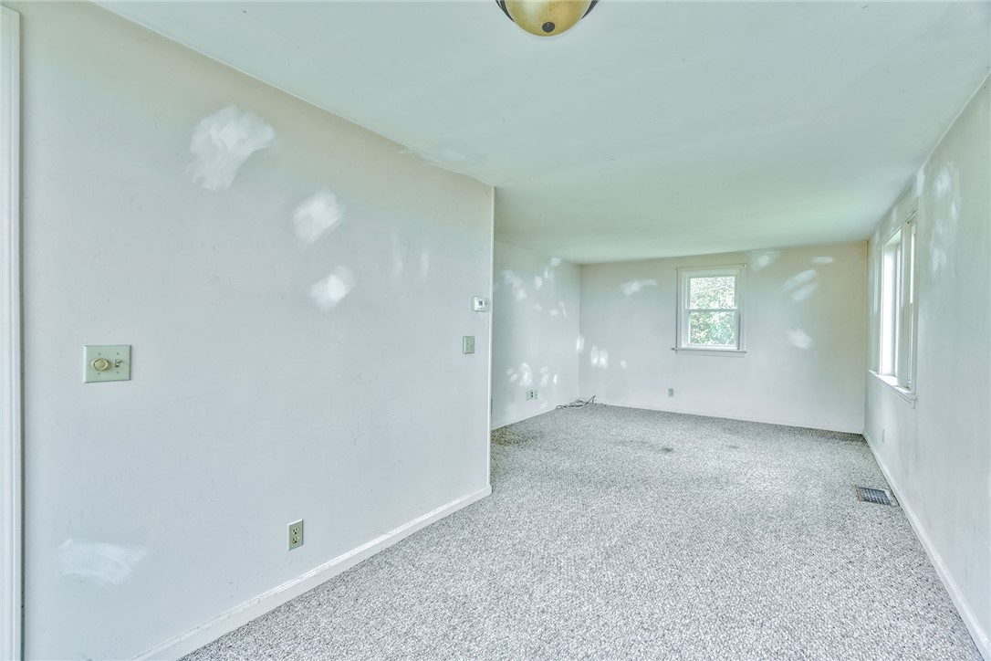 904 Lake Road, Unit 900902 Webster, NY 14580 - Photo 35 of 50 #904- LIVING ROOM