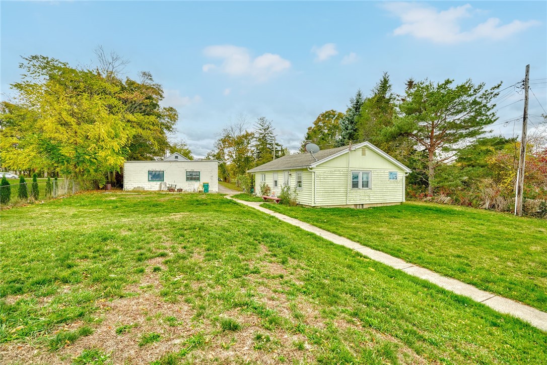 904 Lake Road, Unit 900902 Webster, NY 14580 - Photo 37 of 50 #902 RANCH . . 5-BAY GARAGE