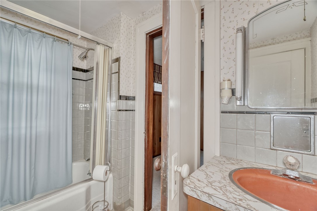 904 Lake Road, Unit 900902 Webster, NY 14580 - Photo 7 of 50 #900- 1ST FLOOR FULL BATH