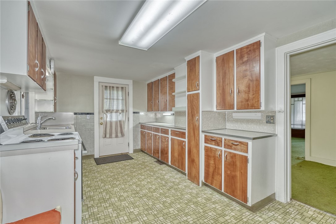 904 Lake Road, Unit 900902 Webster, NY 14580 - Photo 10 of 50 #900- KITCHEN