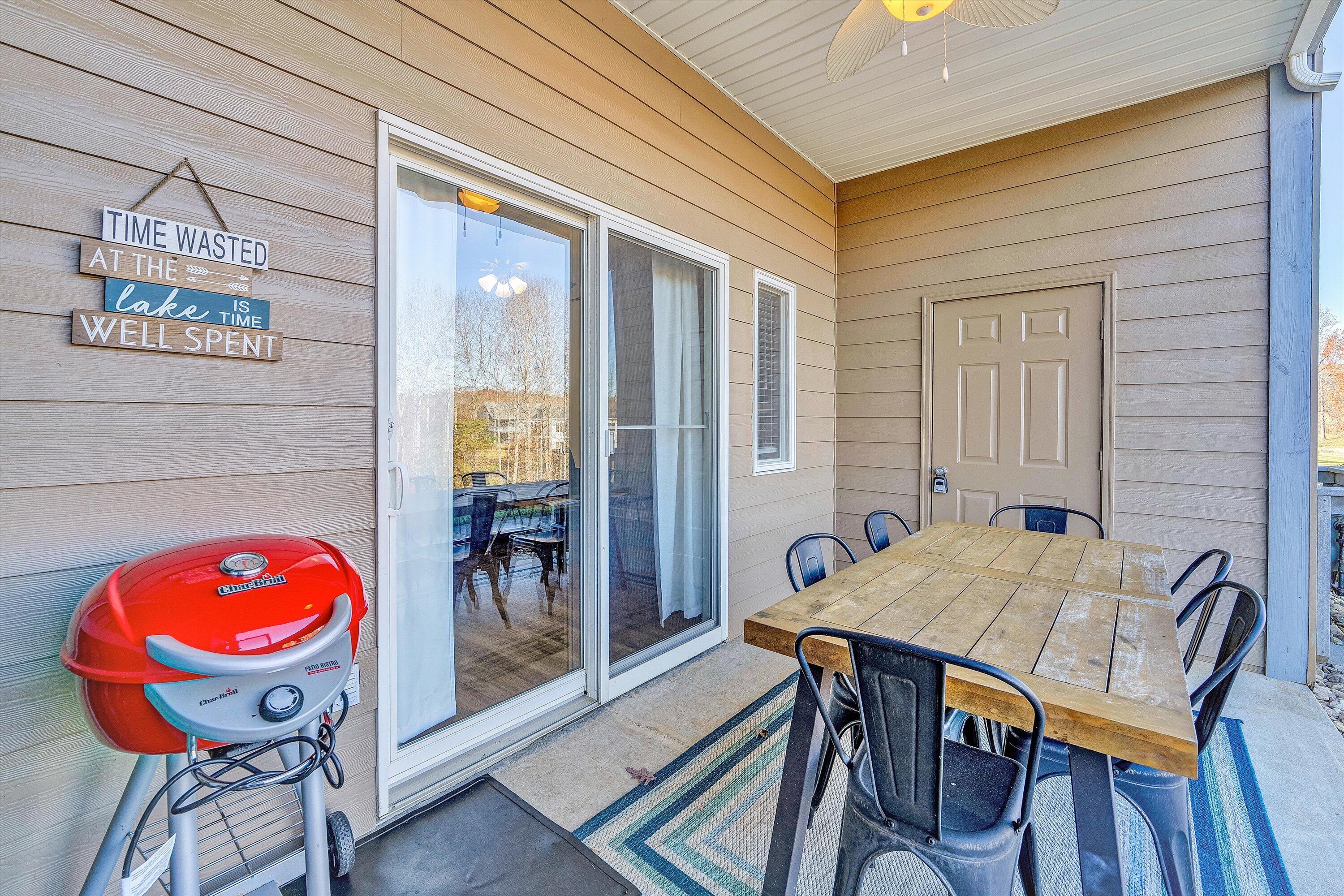 1175 Mariners Way, Unit 59 Huddleston, VA 24104 - Photo 26 of 44 a view of a dining room with furniture and chandelier
