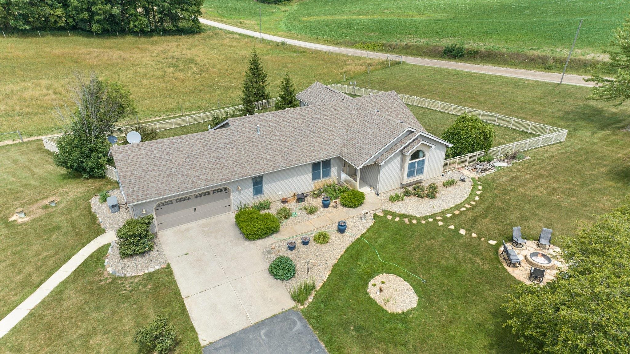 738 County Road 71 Butler, IN 46721 - Photo 2 of 26