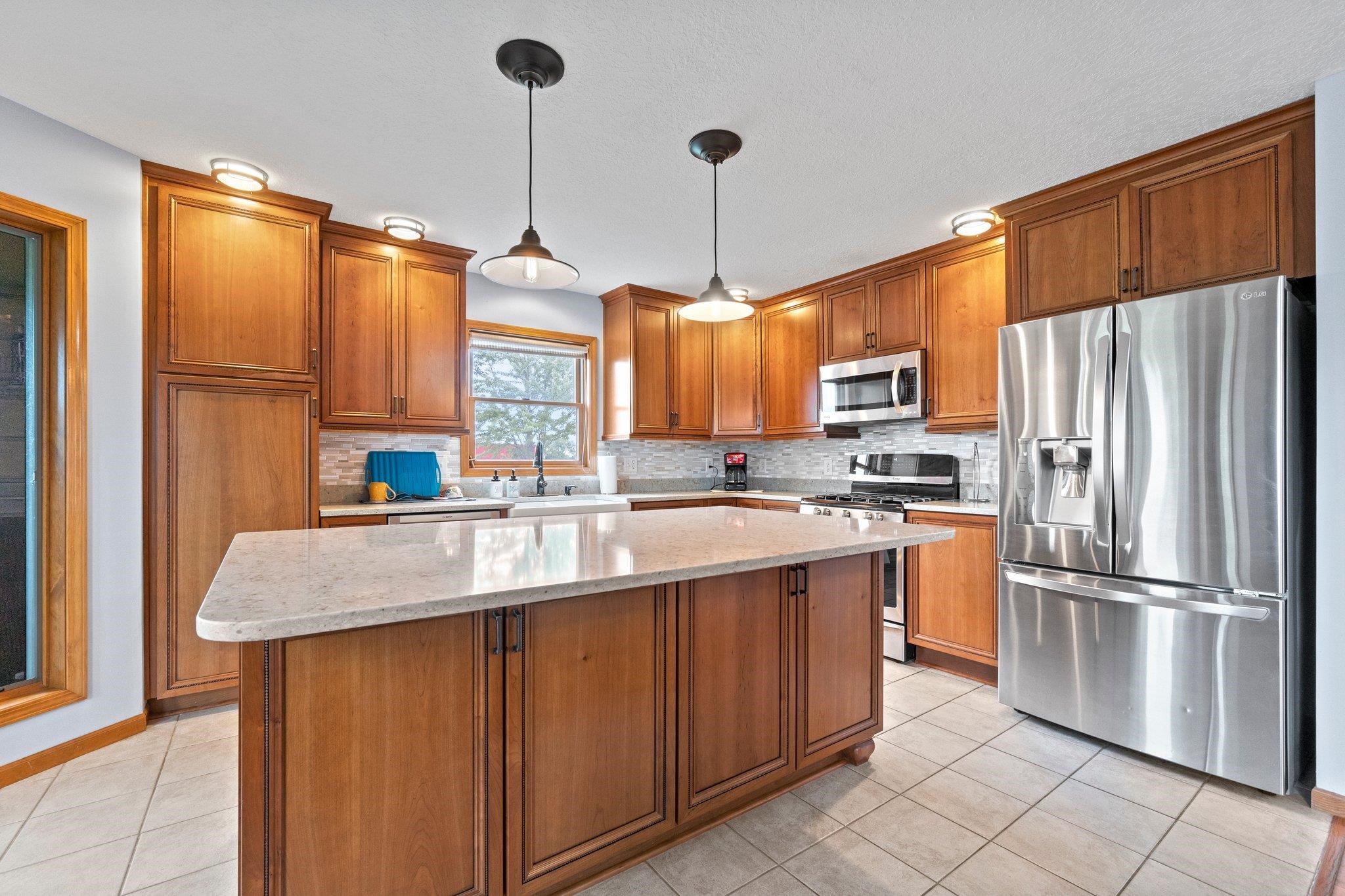 738 County Road 71 Butler, IN 46721 - Photo 5 of 26