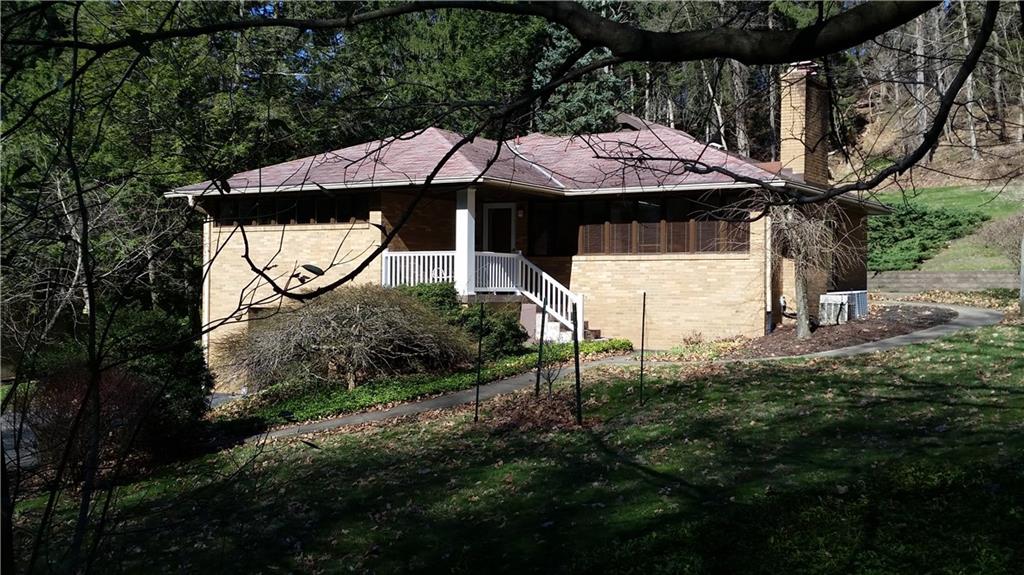 731 Chestnut Road Edgeworth, PA 15143 - Photo 1 of 19 Welcome to 731 Chestnut Road in Edgeworth. This contemporary ranch with 2 car garage features 4 large bedrooms and 3 1/2 baths.