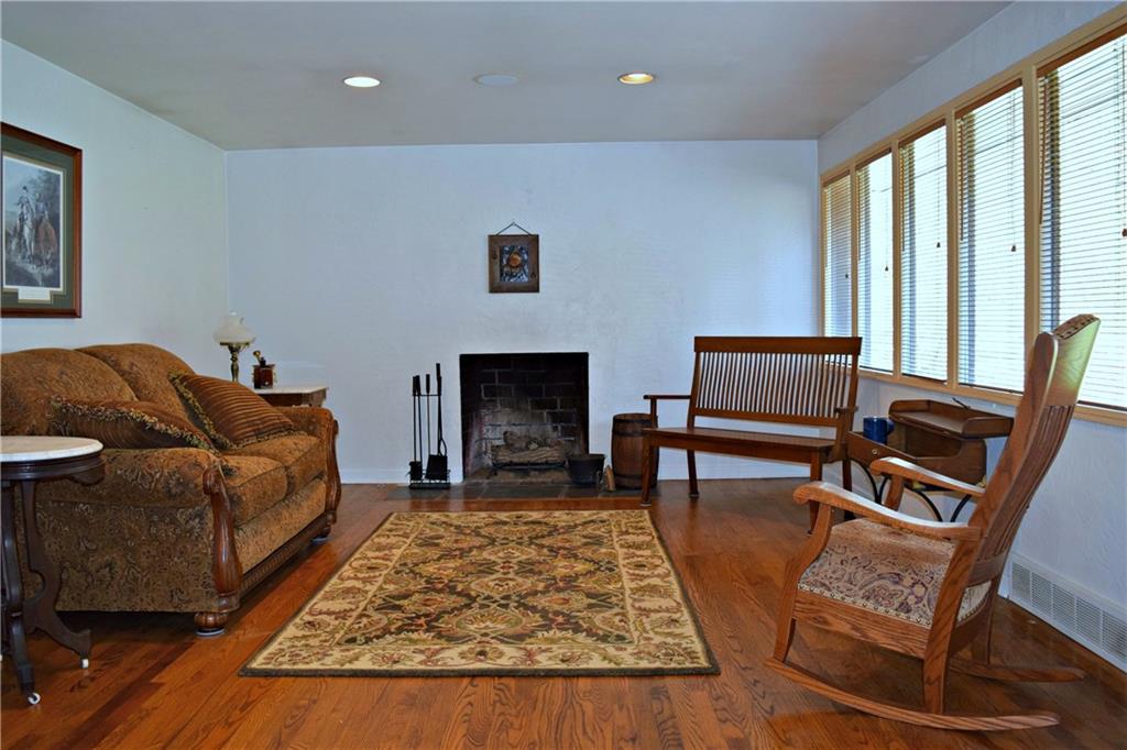 731 Chestnut Road Edgeworth, PA 15143 - Photo 4 of 19