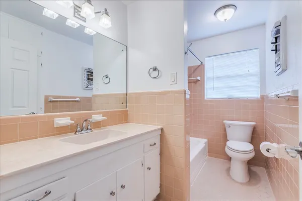 $3,200 | 5614 Delwood Drive, Austin, TX 78723