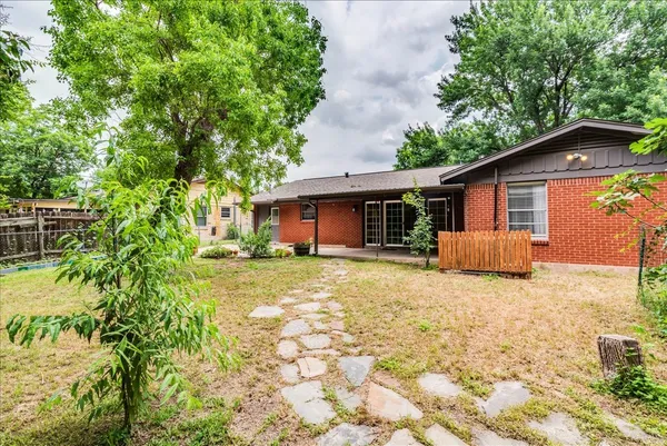 $3,200 | 5614 Delwood Drive, Austin, TX 78723