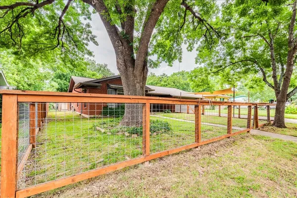 $3,200 | 5614 Delwood Drive, Austin, TX 78723