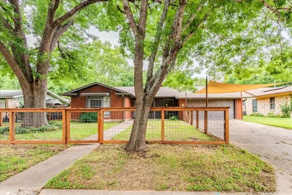 $3,200 | 5614 Delwood Drive, Austin, TX 78723