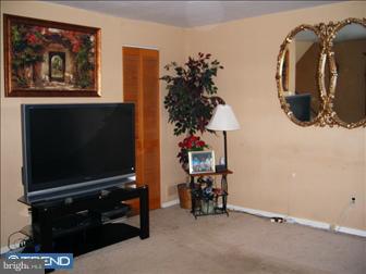 906 Andover Road Lansdale, PA 19446 - Photo 2 of 4 Gallery Image 2