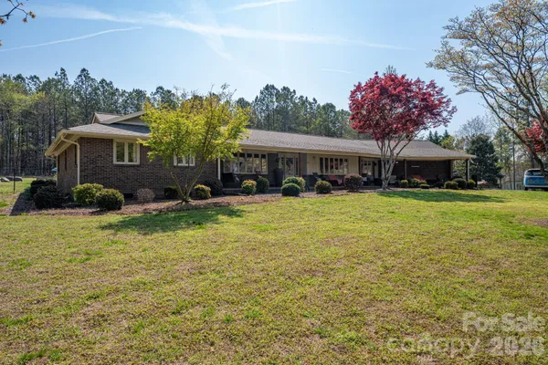 $620,000 | 107 Lakeside Drive, Grover, NC 28073
