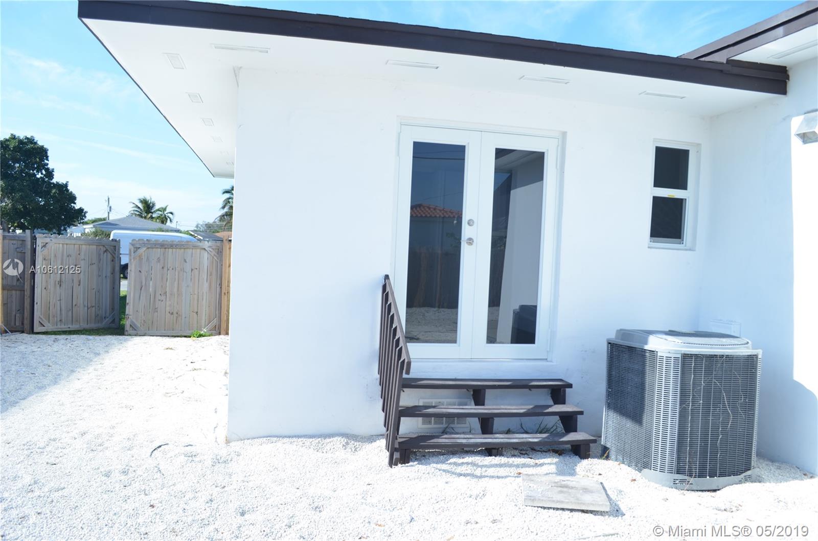 1731 Southwest 75th Avenue Road Miami, FL 33155 - Photo 6 of 27 Gallery Image 6