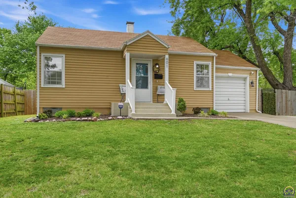 $149,000 | 601 Southwest Randolph Avenue, Topeka, KS 66606