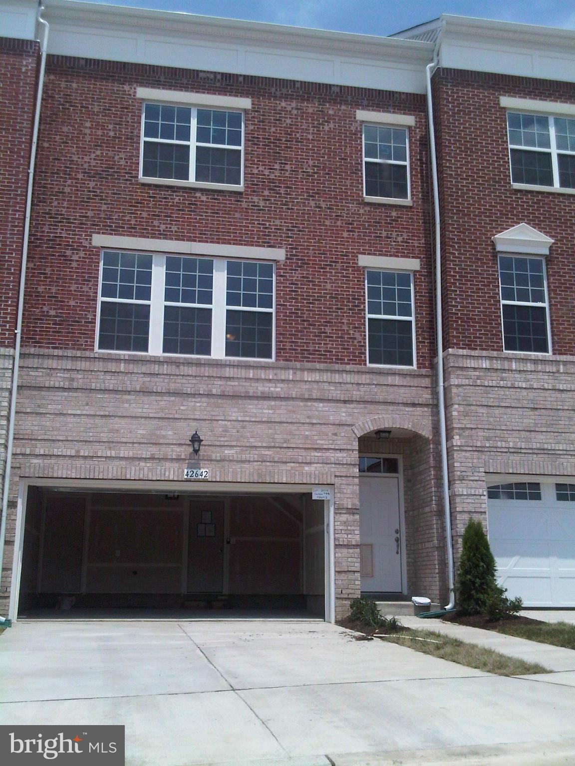22648 Flowing Spring Square Ashburn, VA 20148 - Photo 1 of 9 Exterior (General)