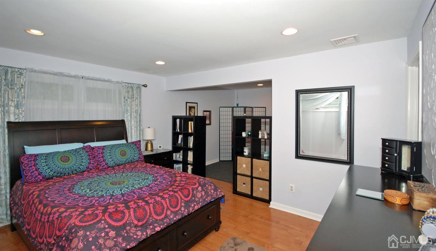 44 Ramsey Road Middlesex, NJ 08846 - Photo 13 of 27