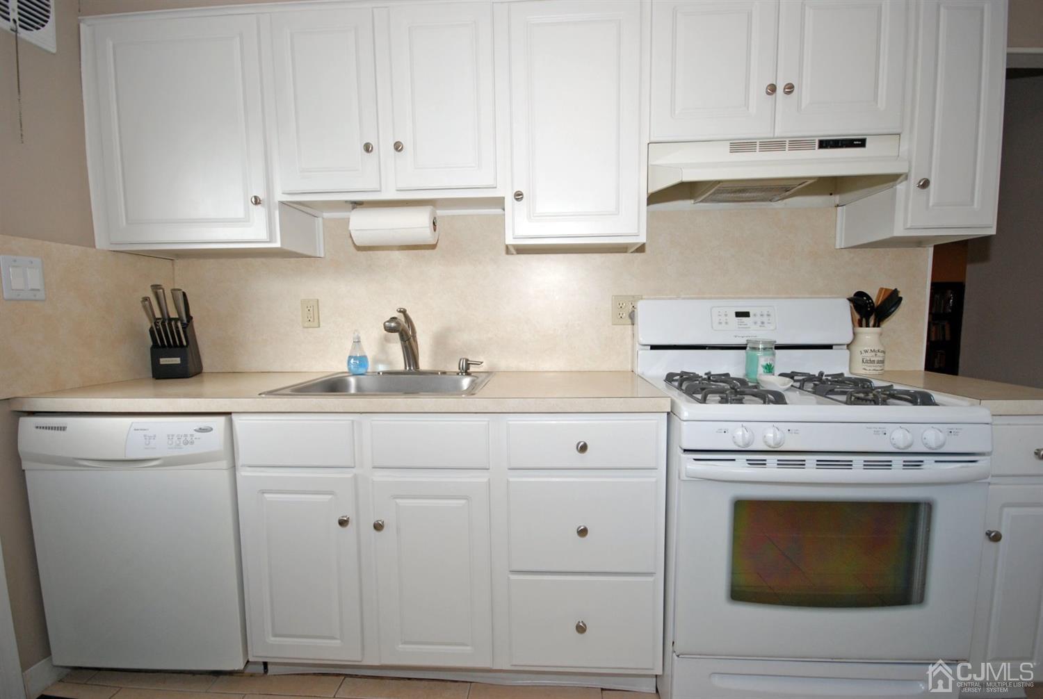 44 Ramsey Road Middlesex, NJ 08846 - Photo 19 of 27