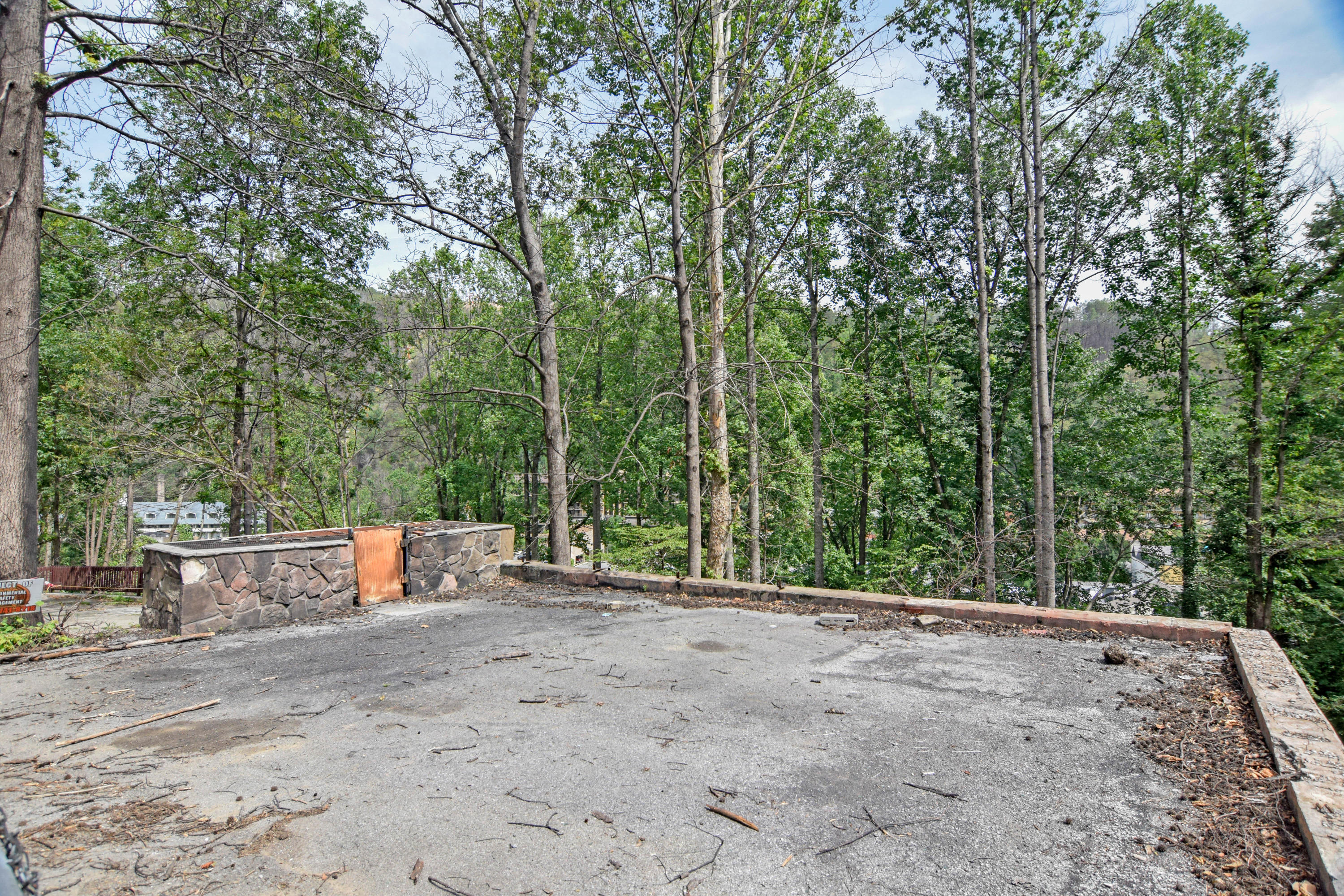 122-128 West Holly Ridge Road Gatlinburg, TN 37738 - Photo 1 of 4 Lot1