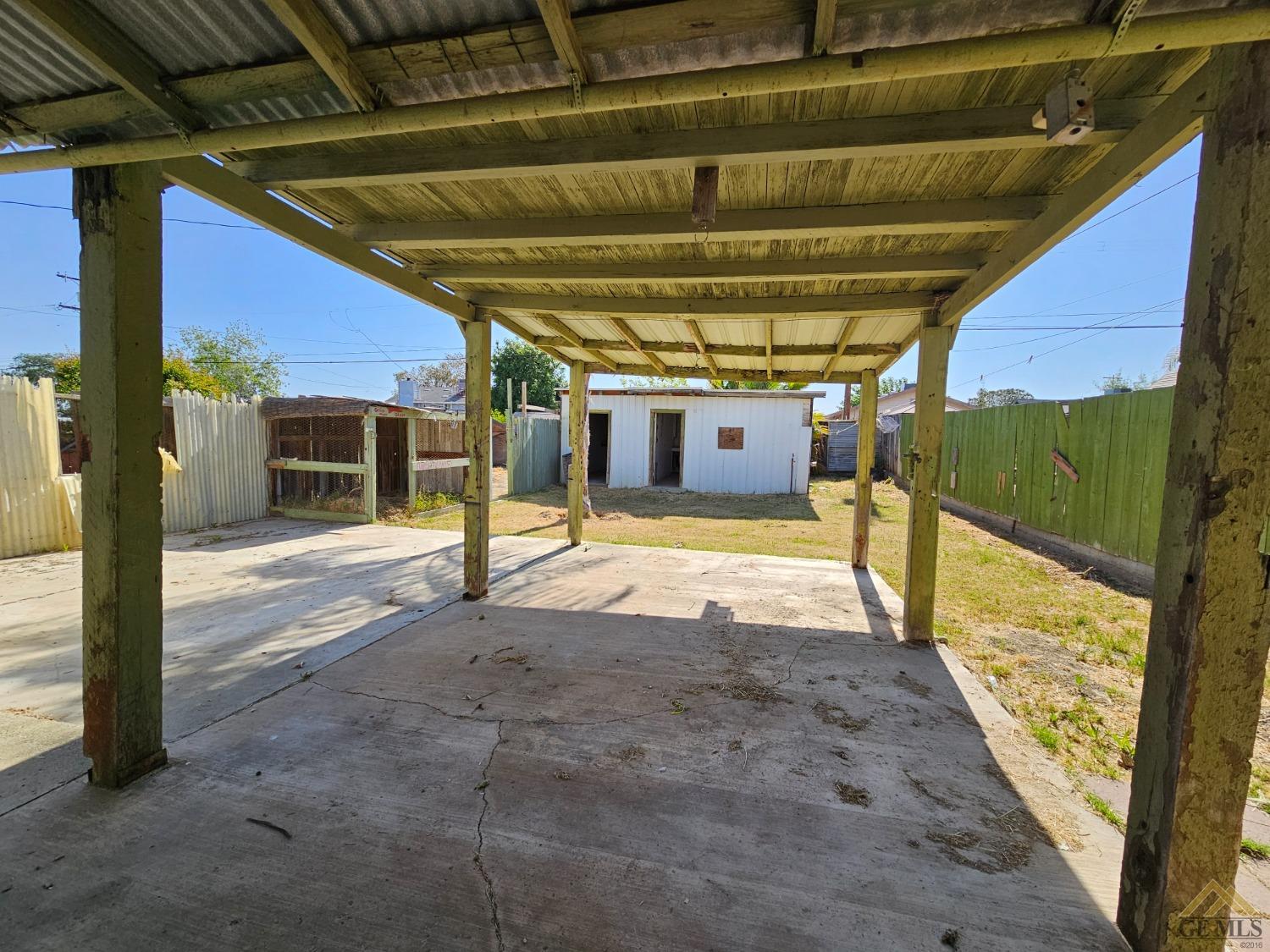 Undisclosed Address Taft, CA 93268 - Photo 19 of 20 a view of a porch