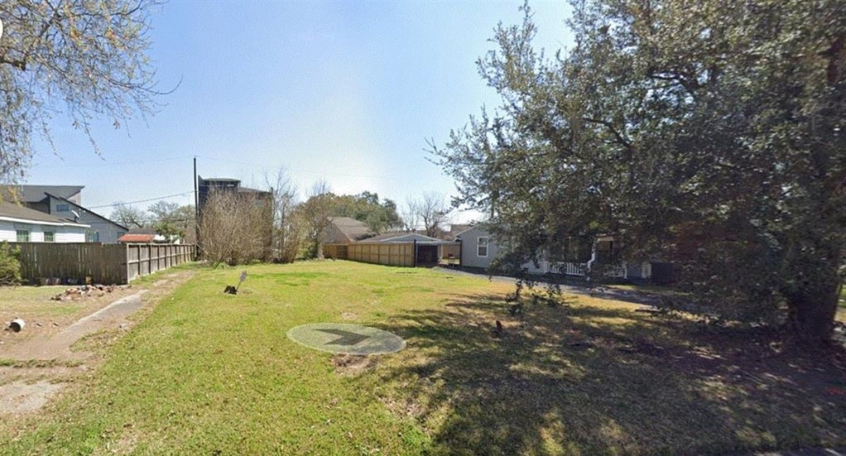 2267 Des Jardines Street Houston, TX 77023 - Photo 1 of 6