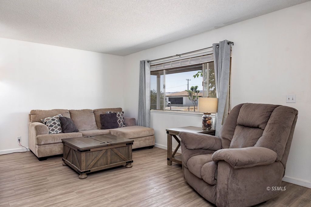 1036 West Mariposa Avenue Ridgecrest, CA 93555 - Photo 6 of 33