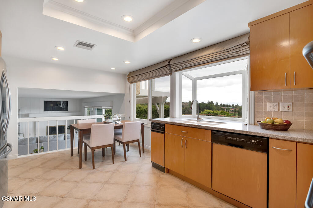 19364 Pauma Valley Drive Porter Ranch, CA 91326 - Photo 12 of 49 19364 Pauma Valley Dr-HsHProd-15