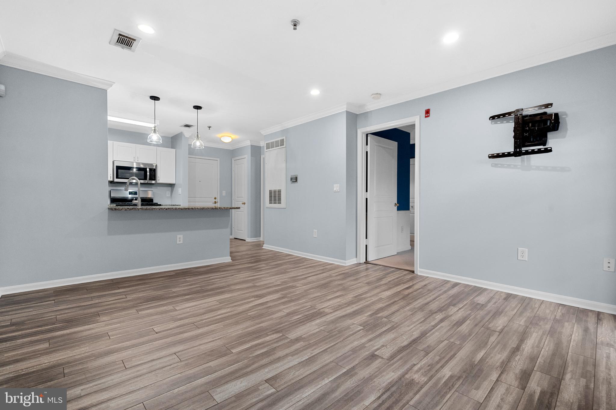 5575 Seminary Road, Unit 315 Falls Church, VA 22041 - Photo 10 of 24 Gallery Image 10