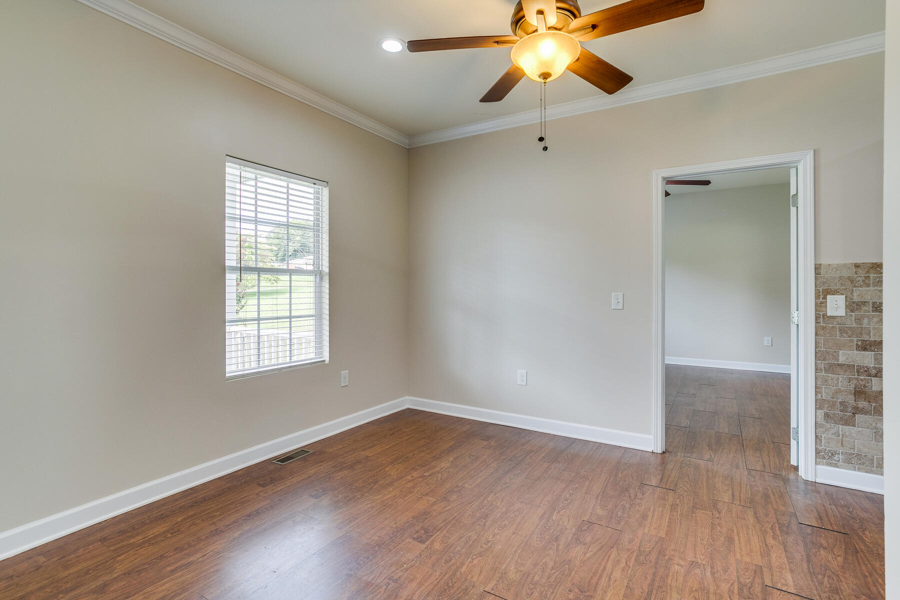 2198 Wyndale Road Johnson City, TN 37604 - Photo 11 of 42 012
