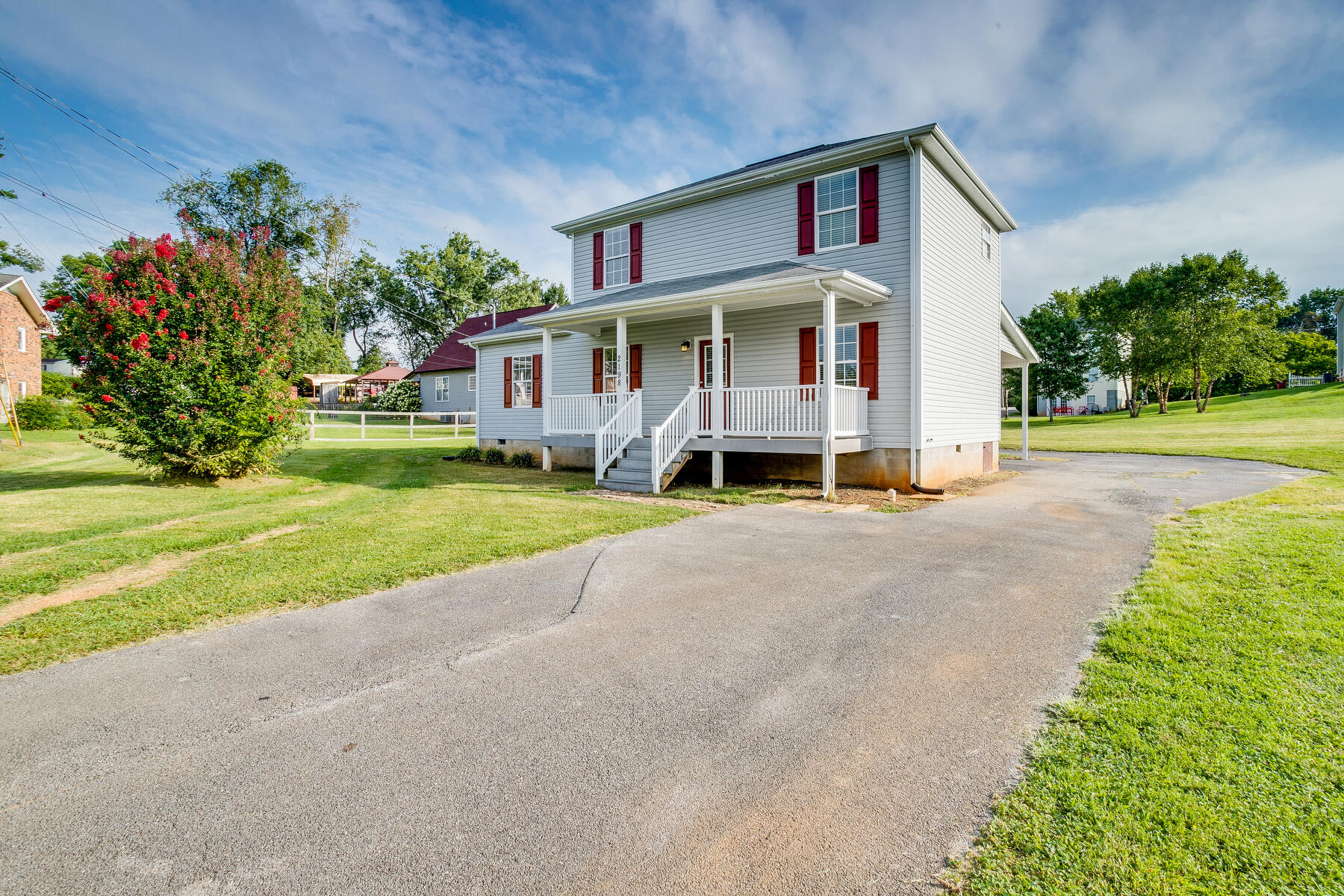 2198 Wyndale Road Johnson City, TN 37604 - Photo 2 of 42 002