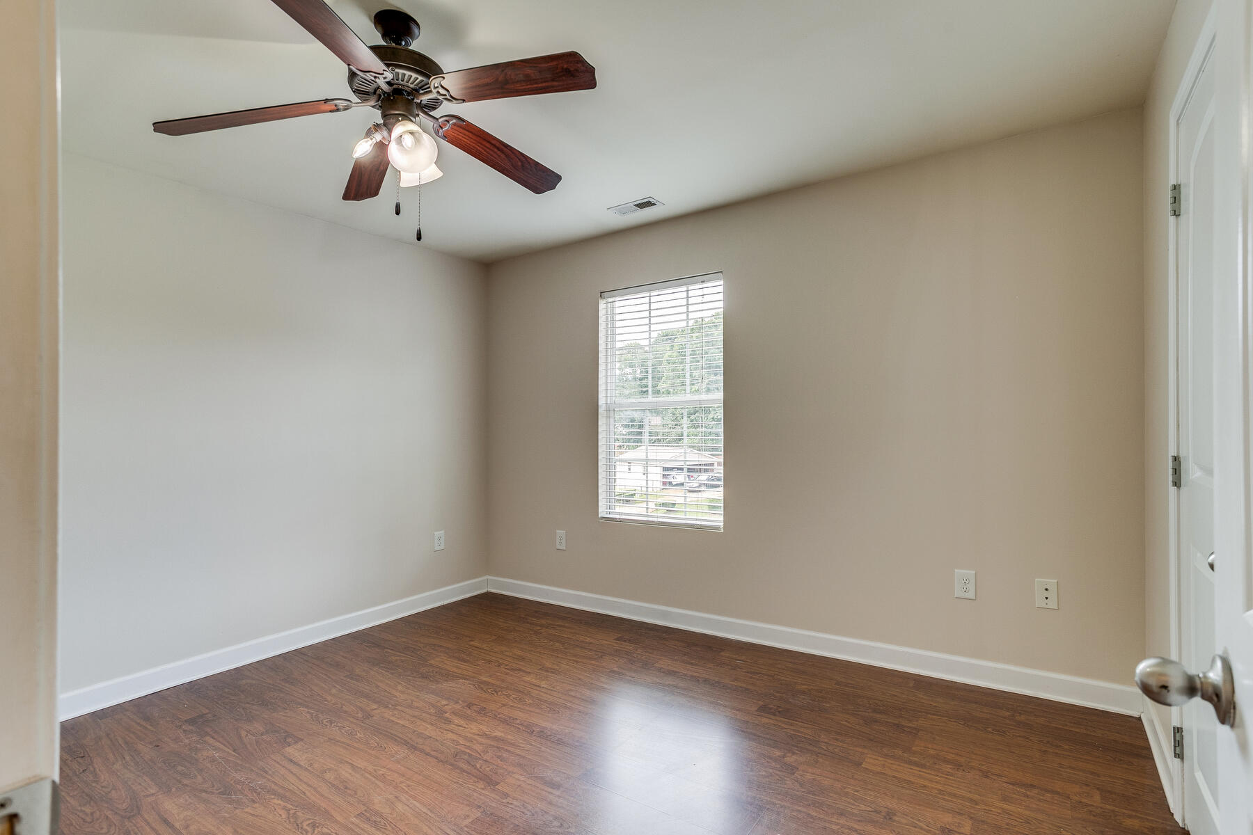 2198 Wyndale Road Johnson City, TN 37604 - Photo 26 of 42 028