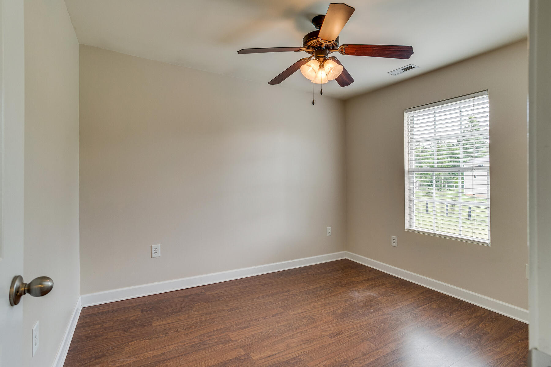 2198 Wyndale Road Johnson City, TN 37604 - Photo 30 of 42 032