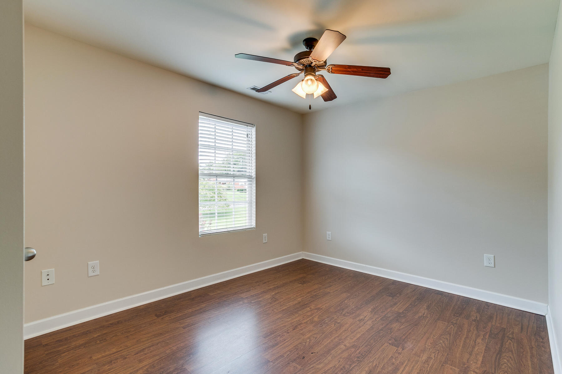 2198 Wyndale Road Johnson City, TN 37604 - Photo 34 of 42 036