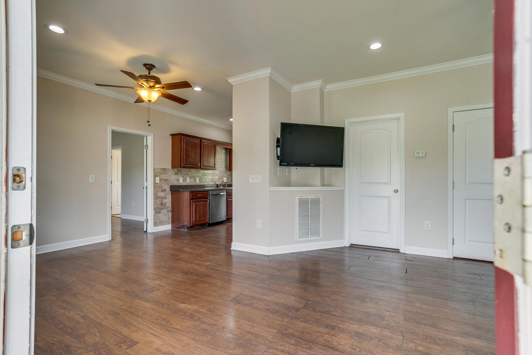 2198 Wyndale Road Johnson City, TN 37604 - Photo 6 of 42 006