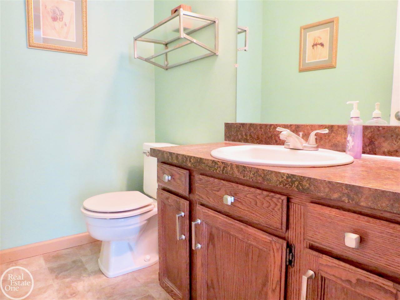 1396 Crescent Lane, Unit 336 Rochester Hills, MI 48306 - Photo 15 of 33