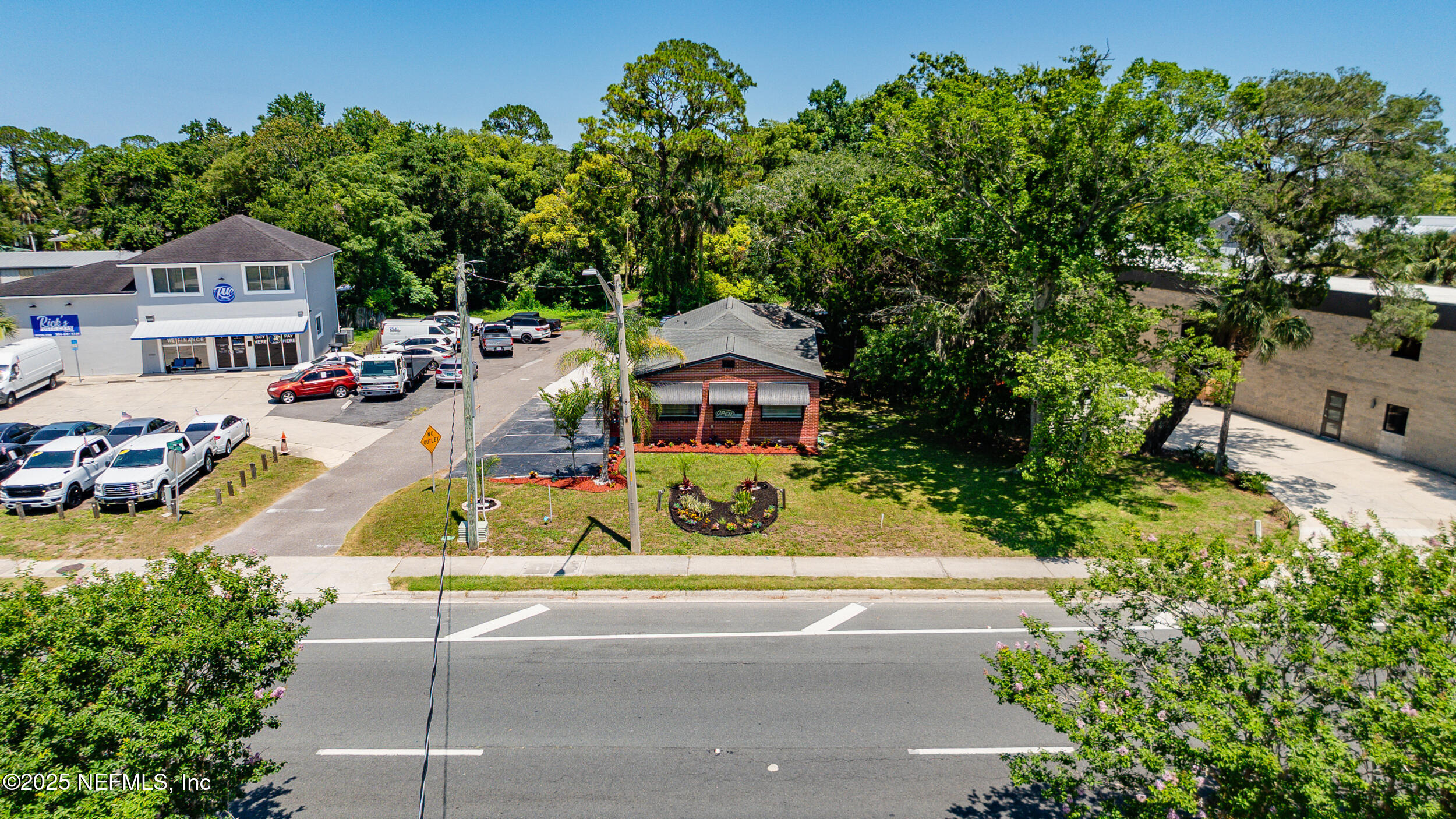 1887 Mayport Road Atlantic Beach, FL 32233 - Photo 45 of 50 an aerial view of a house with garden space and sitting area