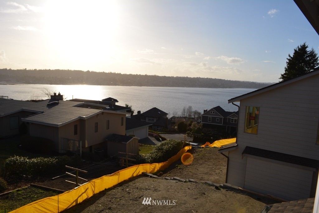 1309 North 26th Street Renton, WA 98056 - Photo 8 of 9