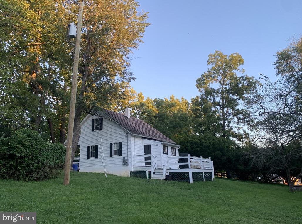 21927 Foxcroft Road Middleburg, VA 20117 - Photo 4 of 10 Back of cottage faces west , nice sunsets on deck