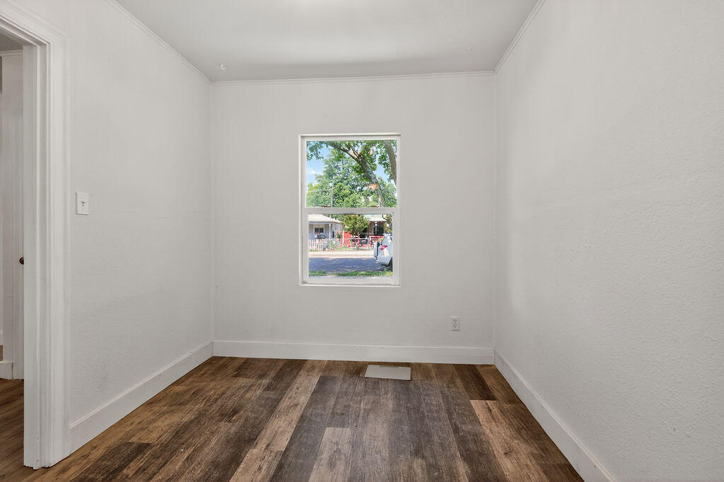 1330 4th Street Red Bluff, CA 96080 - Photo 10 of 19 Dining Area