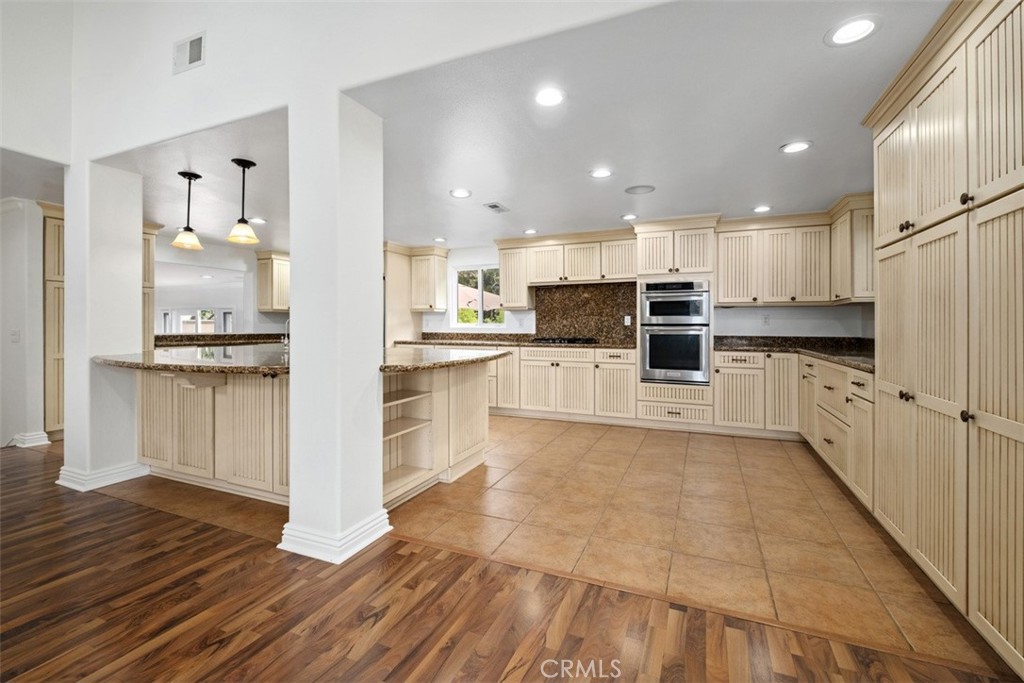 24422 Vía Del Rio Lake Forest, CA 92630 - Photo 11 of 41