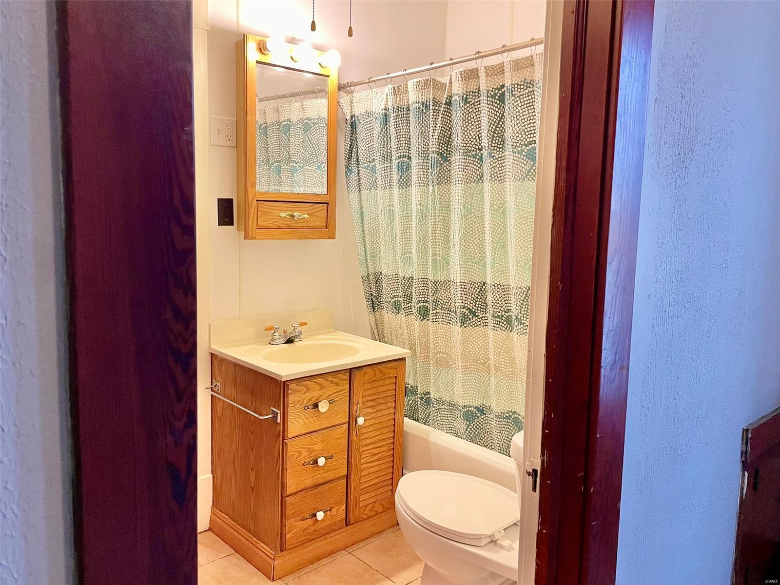 1446 Vandalia Road Hillsboro, IL 62049 - Photo 22 of 24 Gallery Image 22