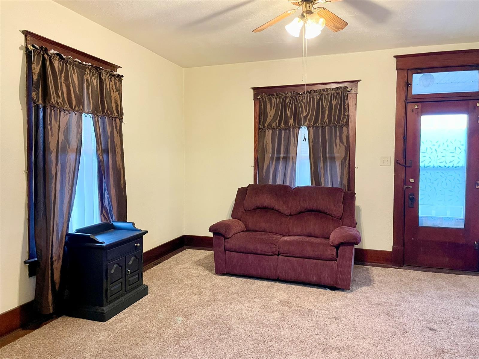 1446 Vandalia Road Hillsboro, IL 62049 - Photo 7 of 24 Gallery Image 7