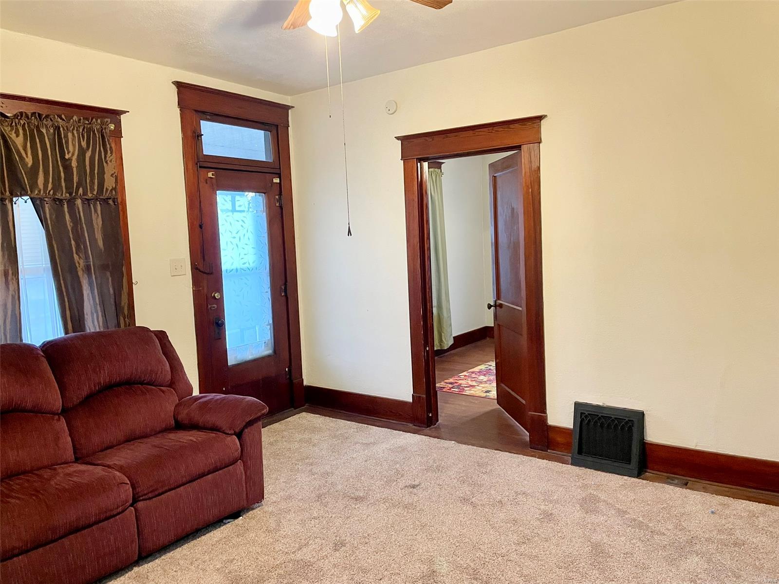 1446 Vandalia Road Hillsboro, IL 62049 - Photo 8 of 24 Gallery Image 8