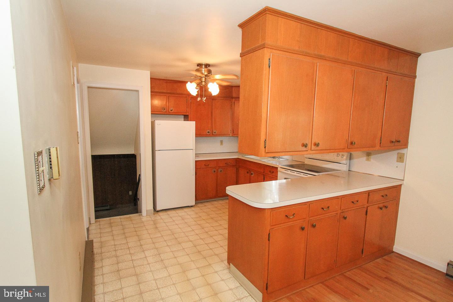 171 West Moyer Road Pottstown, PA 19464 - Photo 4 of 24 Gallery Image 4
