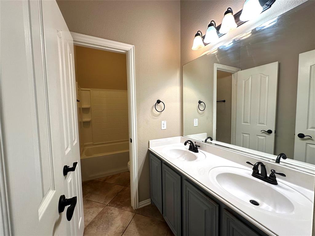 7255 Rueda Grand Prairie, TX 75054 - Photo 15 of 16