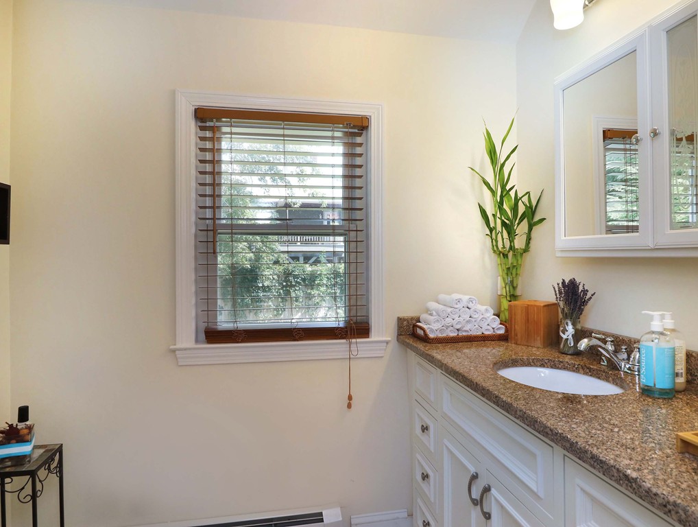 17 Garnet Road Boston, MA 02132 - Photo 11 of 25 Gallery Image 11